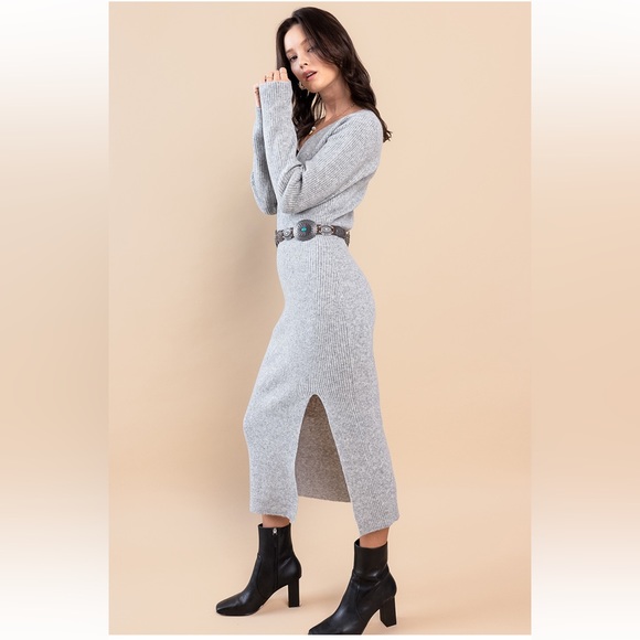 35 Fabulous Sweater Midi Dress With Side Slit - Picture 4 of 6